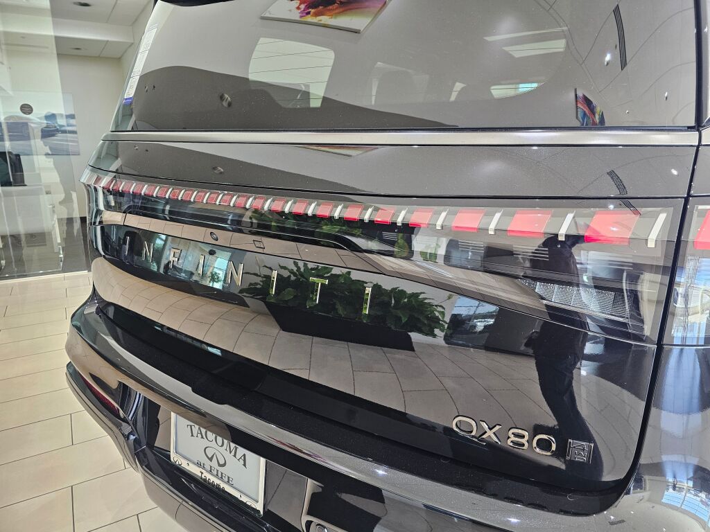 2025 Infiniti QX80 photo 18