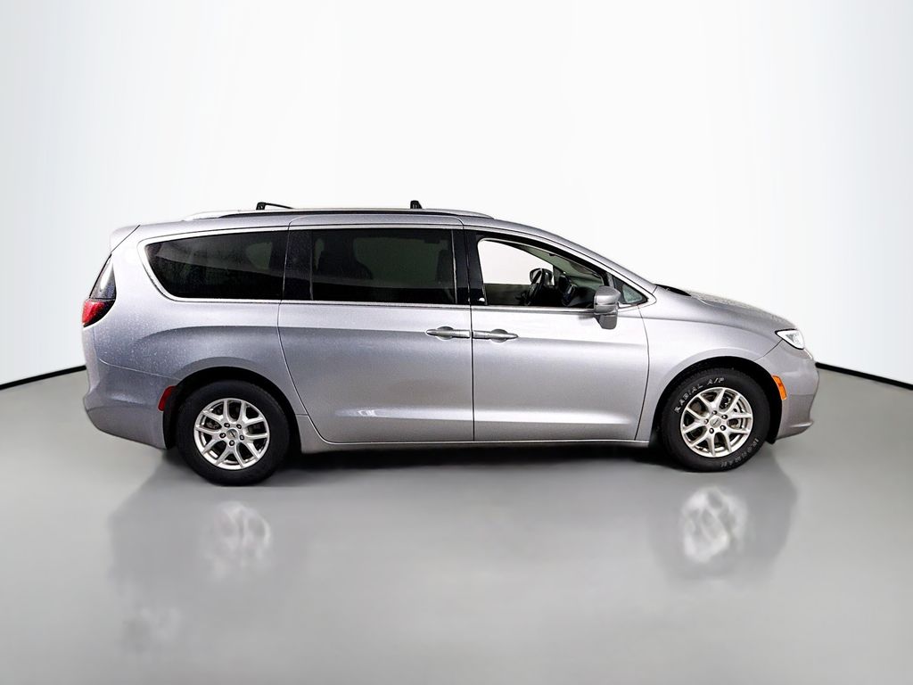 2021 Chrysler Pacifica Touring L photo 4