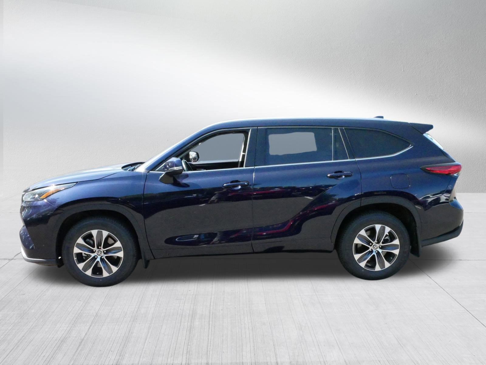 2022 Toyota Highlander XLE photo 4