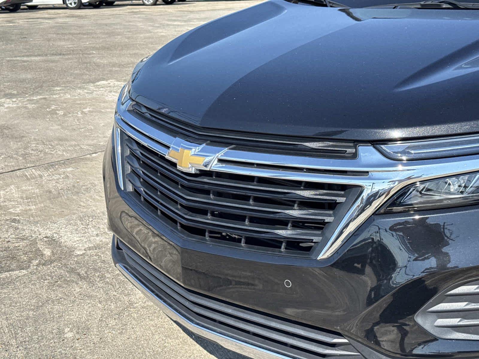 2024 Chevrolet Equinox LT photo 3