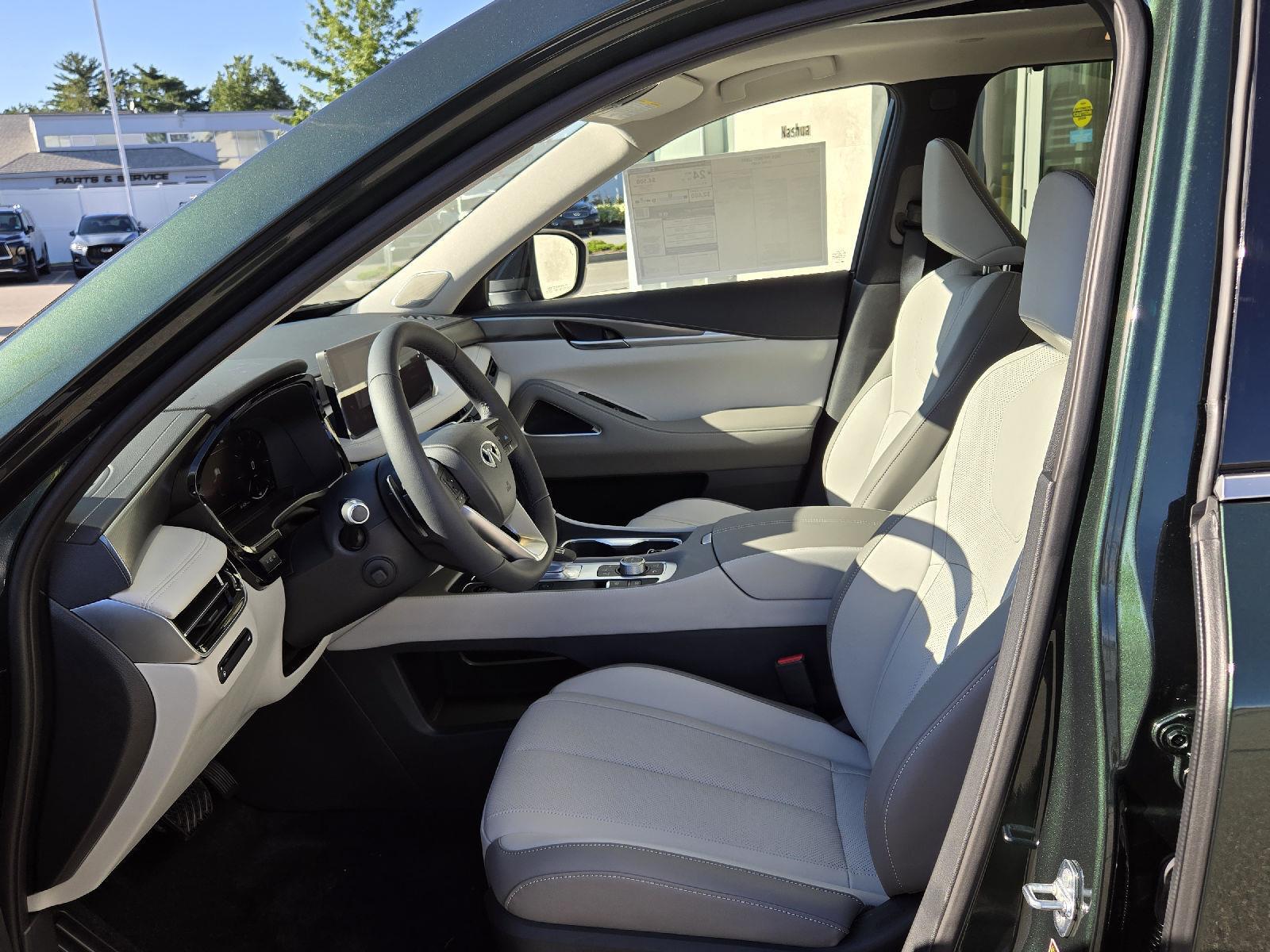 2026 Infiniti QX60 Luxe AWD photo 3