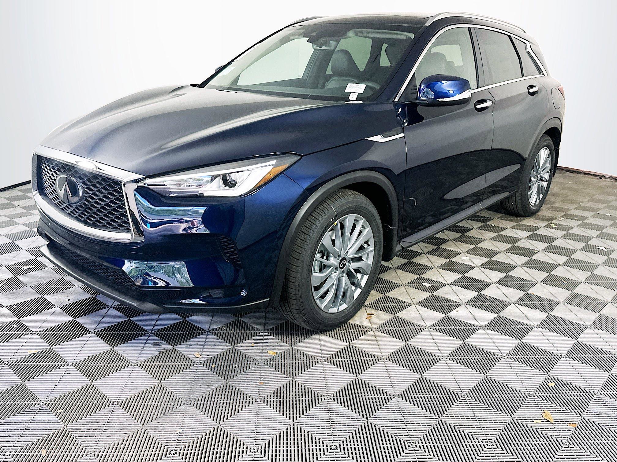 2025 Infiniti QX50 Luxe AWD photo 3