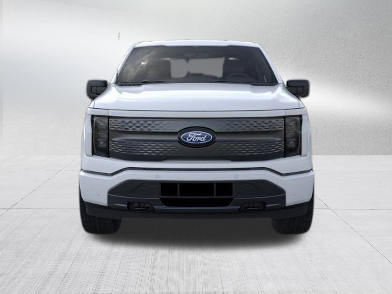 2025 Ford F-150 Lightning photo 2