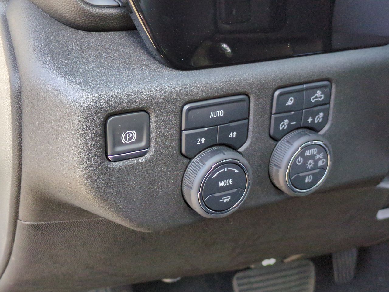 2025 Chevrolet Silverado 1500 RST photo 32