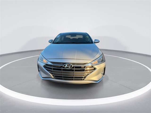 2019 Hyundai Elantra SEL photo 3