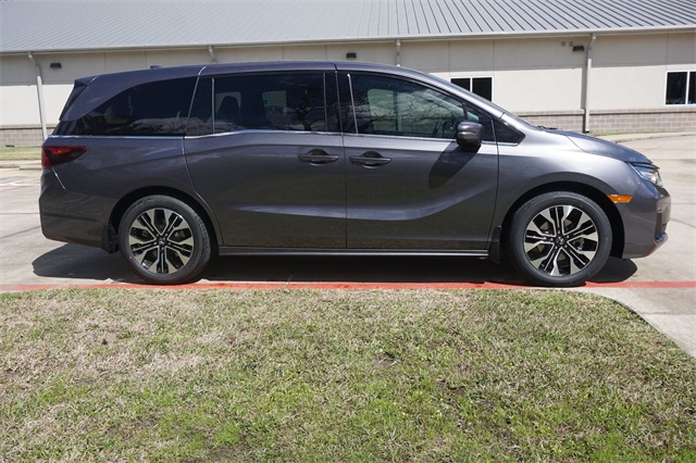 2026 Honda Odyssey Elite photo 3