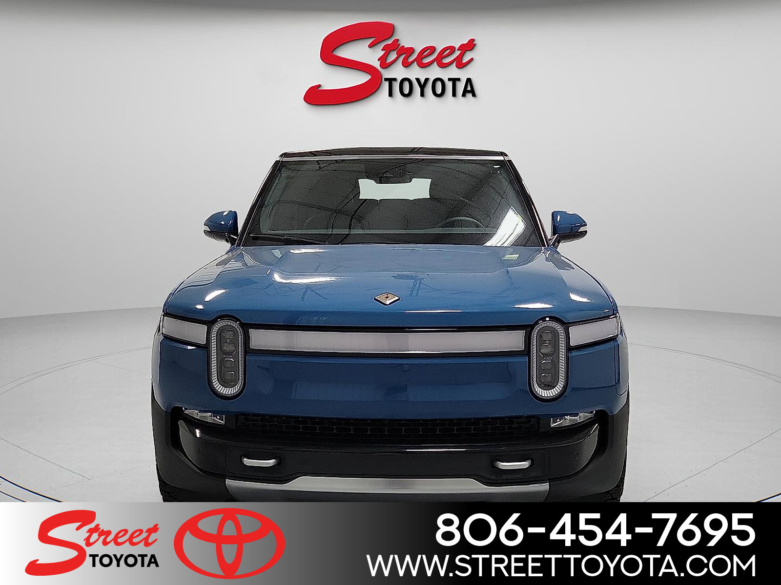 2024 Rivian R1S Adventure's photo