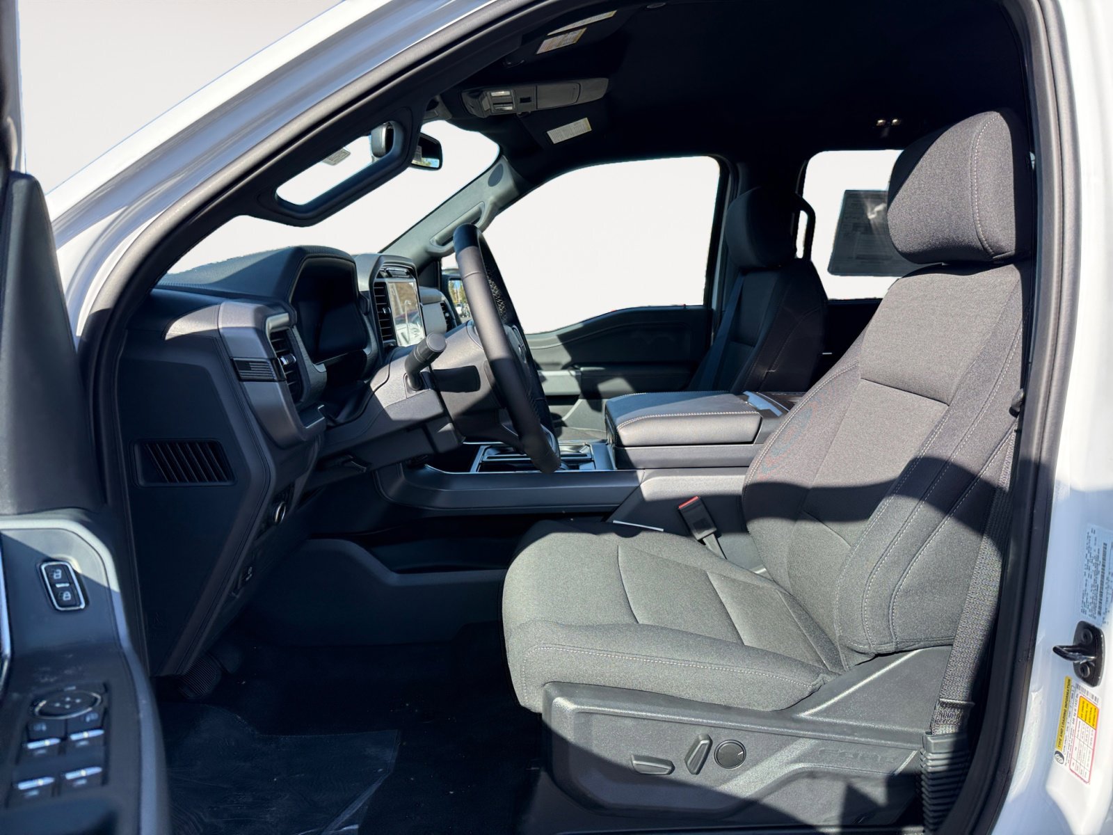 2025 Ford F-150 XLT photo 9