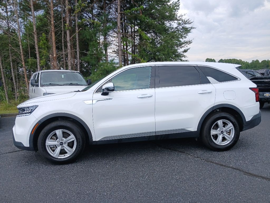2023 Kia Sorento LX photo 5