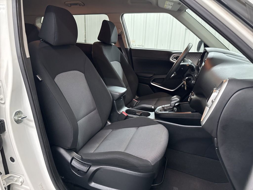 2022 Kia Soul LX photo 29