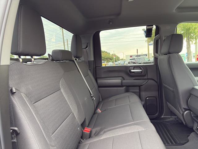 2025 Chevrolet Silverado 2500HD Custom photo 10