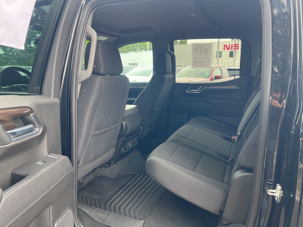 2023 Chevrolet Silverado 1500 LT photo 14