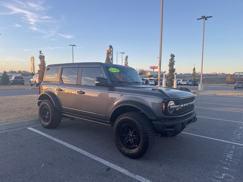 2024 Ford Bronco Wildtrak photo 2