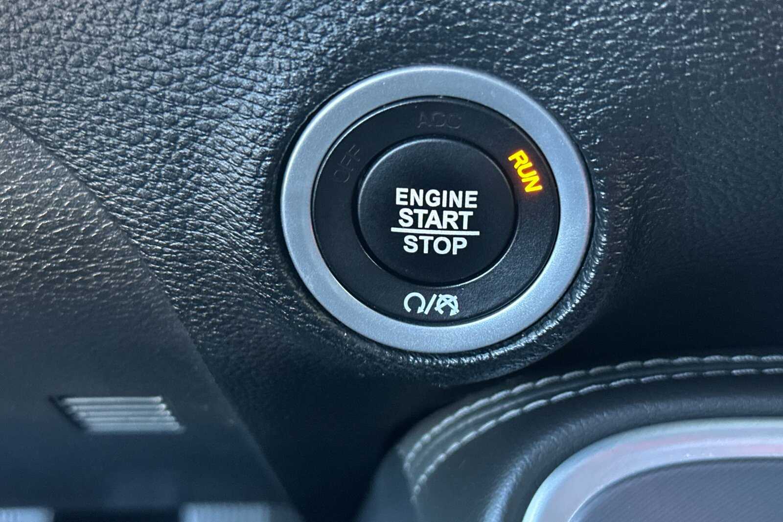 2019 Dodge Challenger SXT photo 20