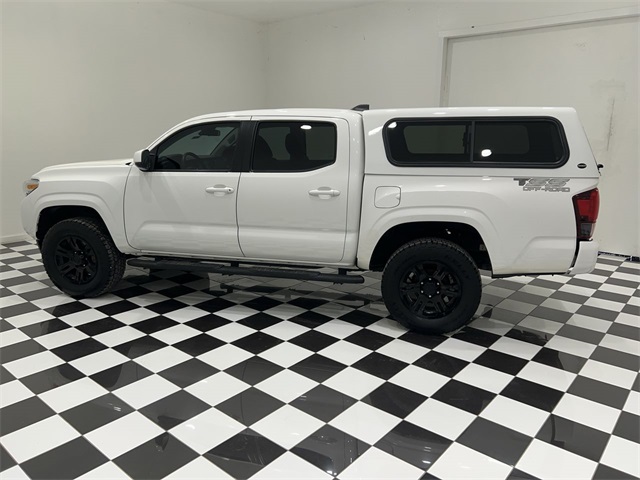 2022 Toyota Tacoma SR photo 2