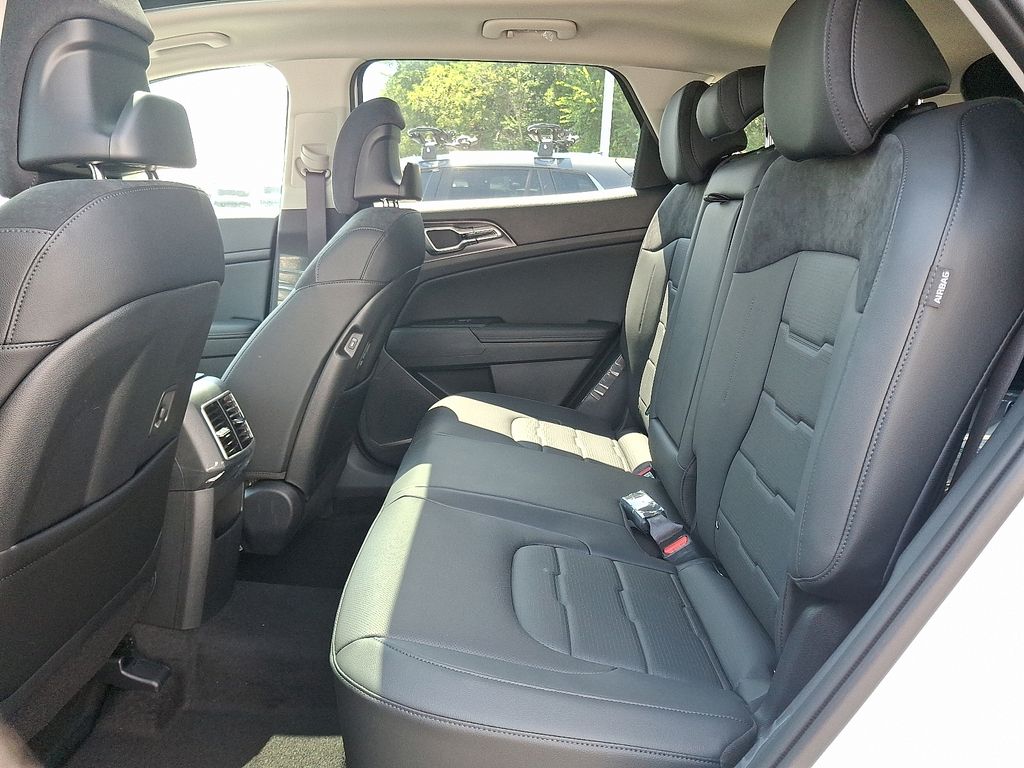 2026 Kia Sportage Hybrid photo 8