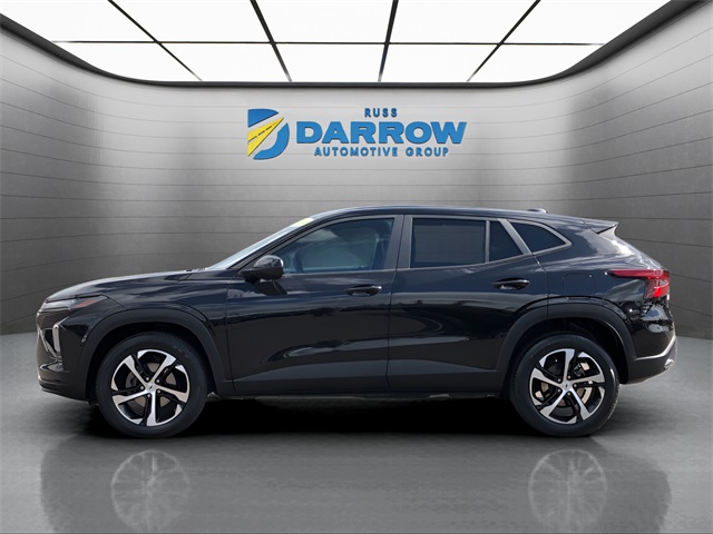 2024 Chevrolet Trax photo 2