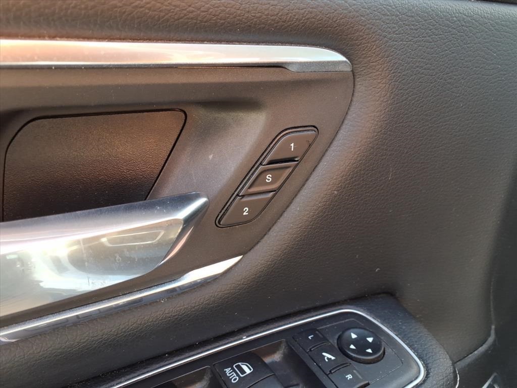 2020 Ram 1500 Laramie photo 7
