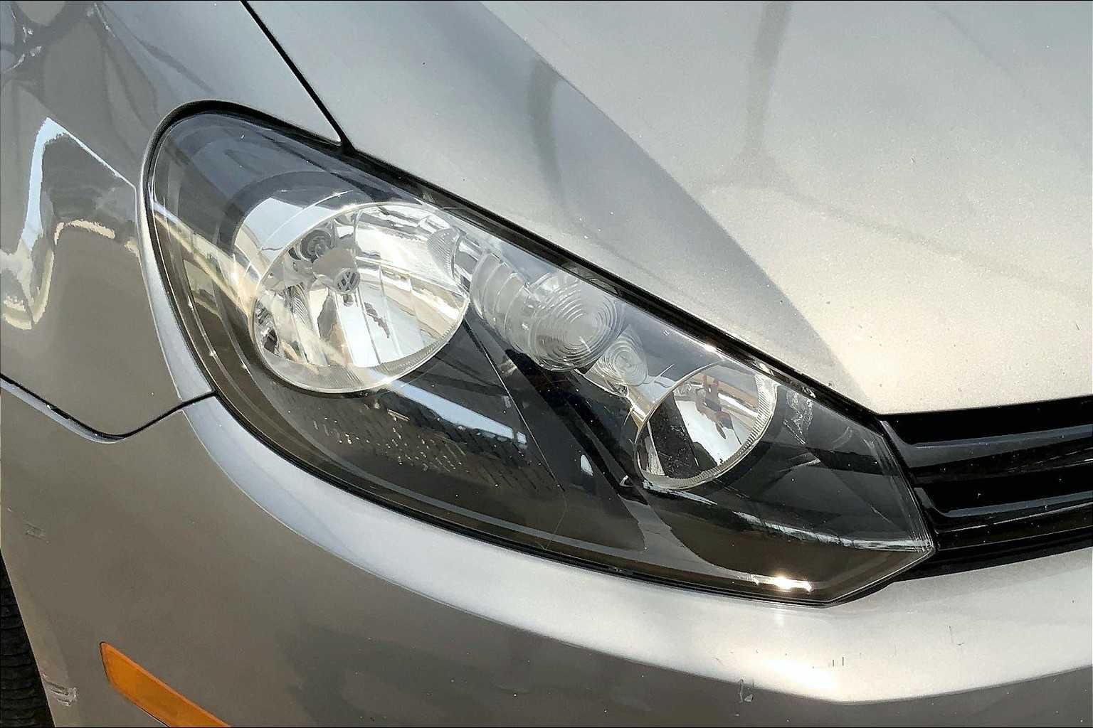 2012 Volkswagen Golf photo 25