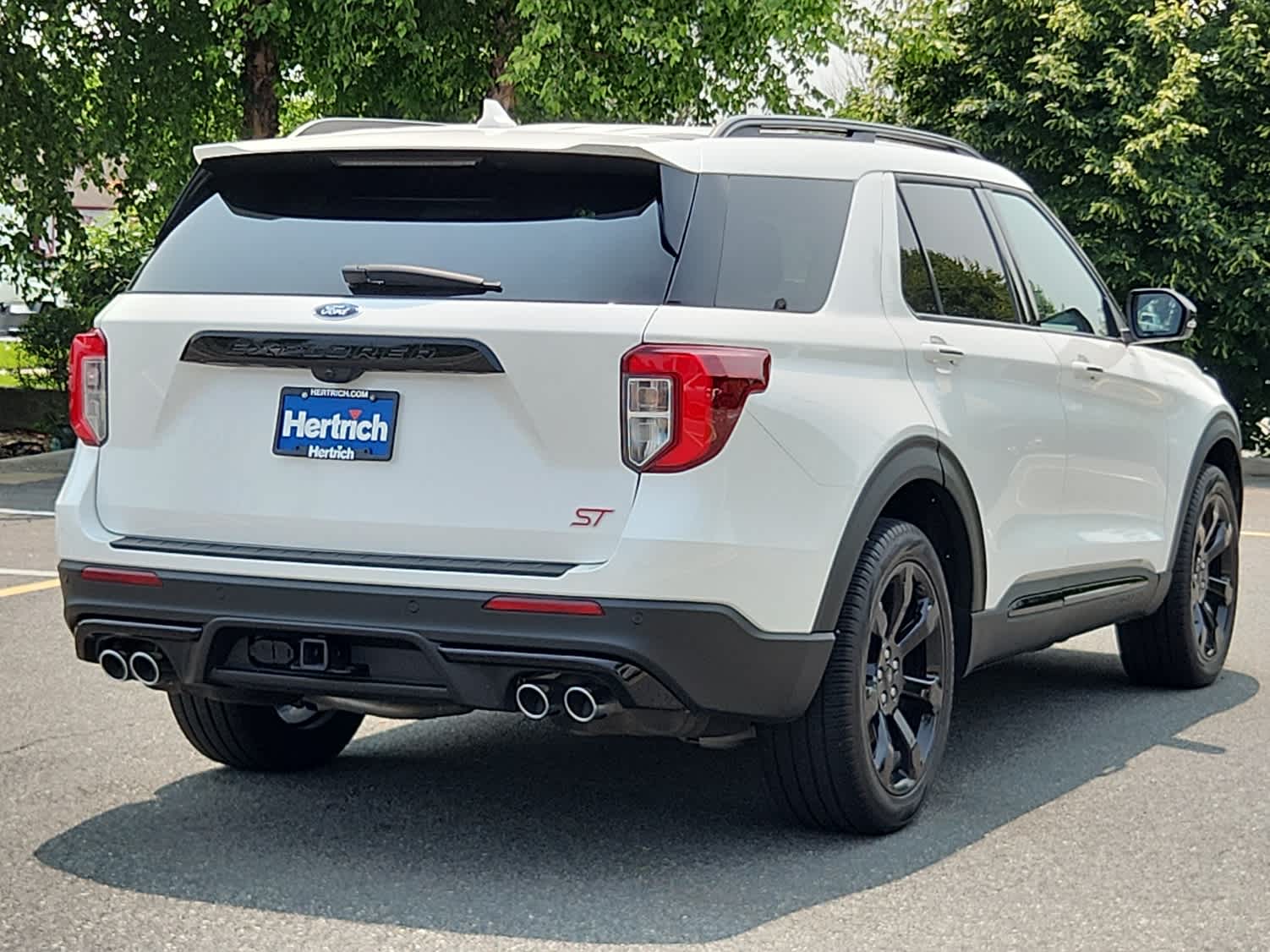 2023 Ford Explorer ST photo 4