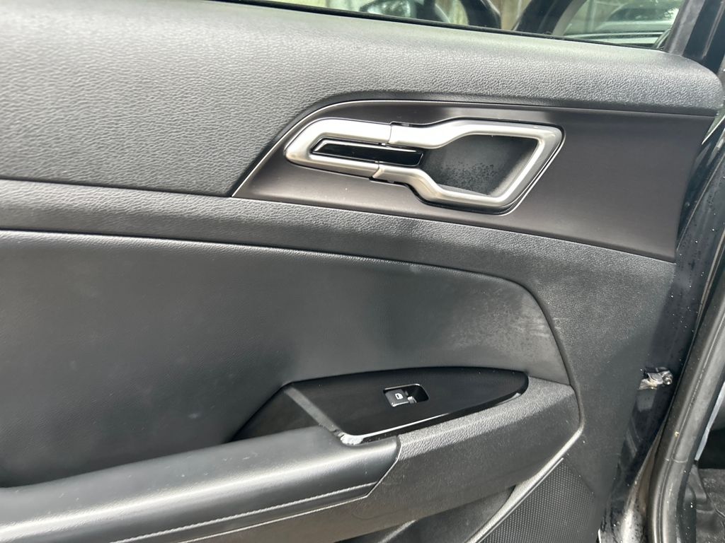 2023 Kia Sportage EX photo 16