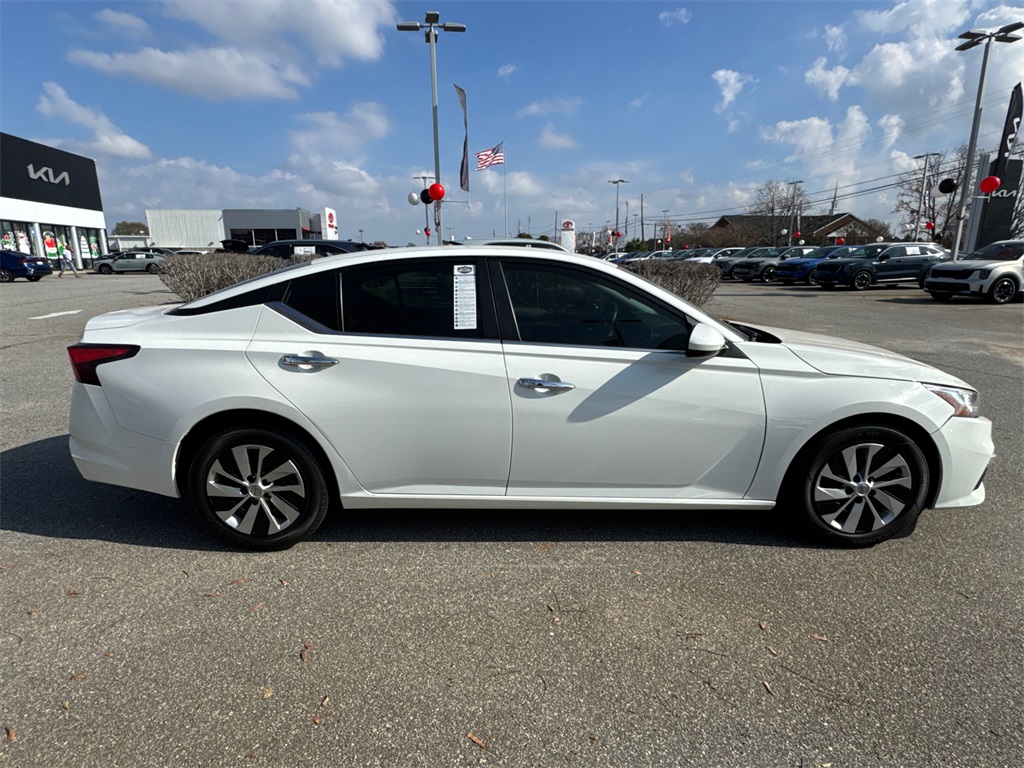 2021 Nissan Altima 2.5 S photo 2