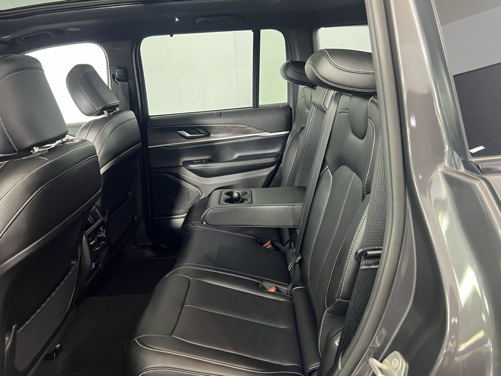 2024 Jeep Grand Cherokee Limited photo 25