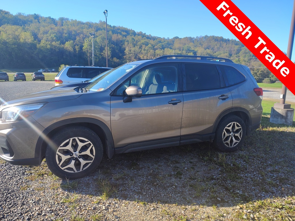 2020 Subaru Forester Premium photo 4