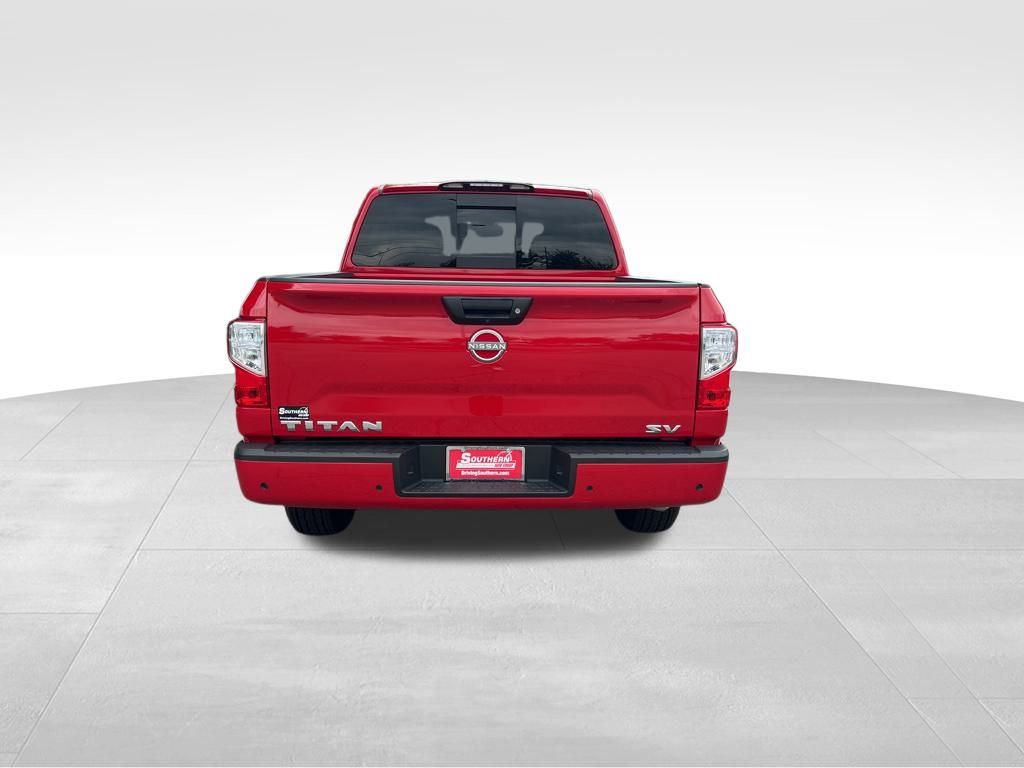 2024 Nissan Titan SV photo 5