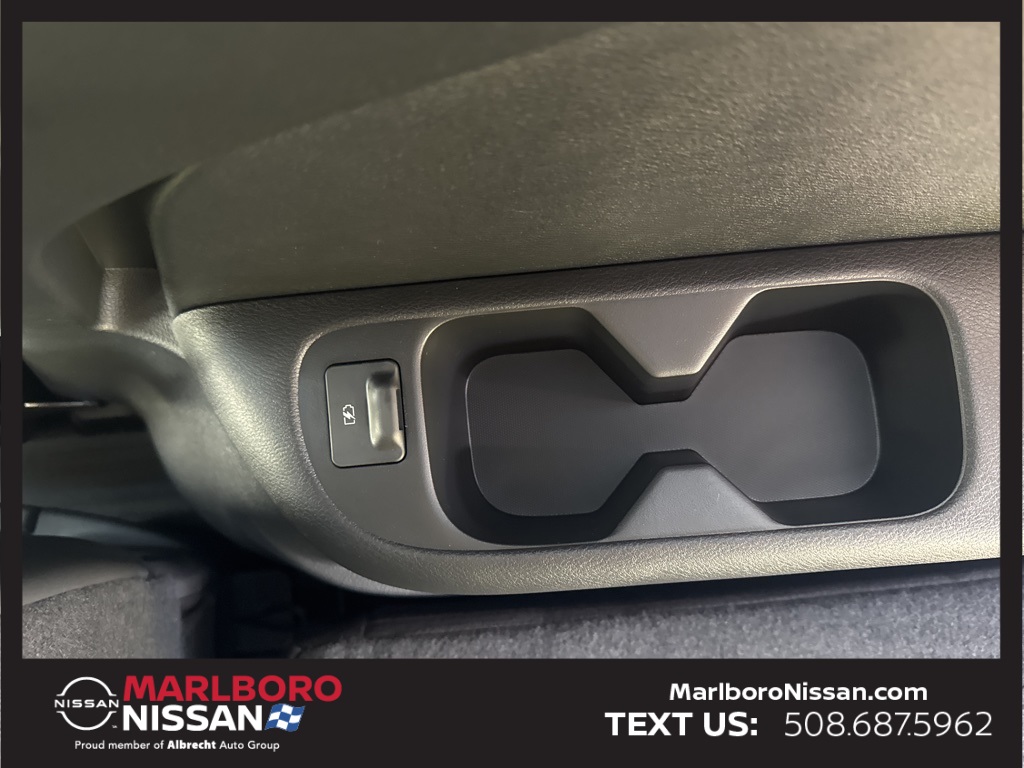 2025 Nissan Pathfinder SL photo 12