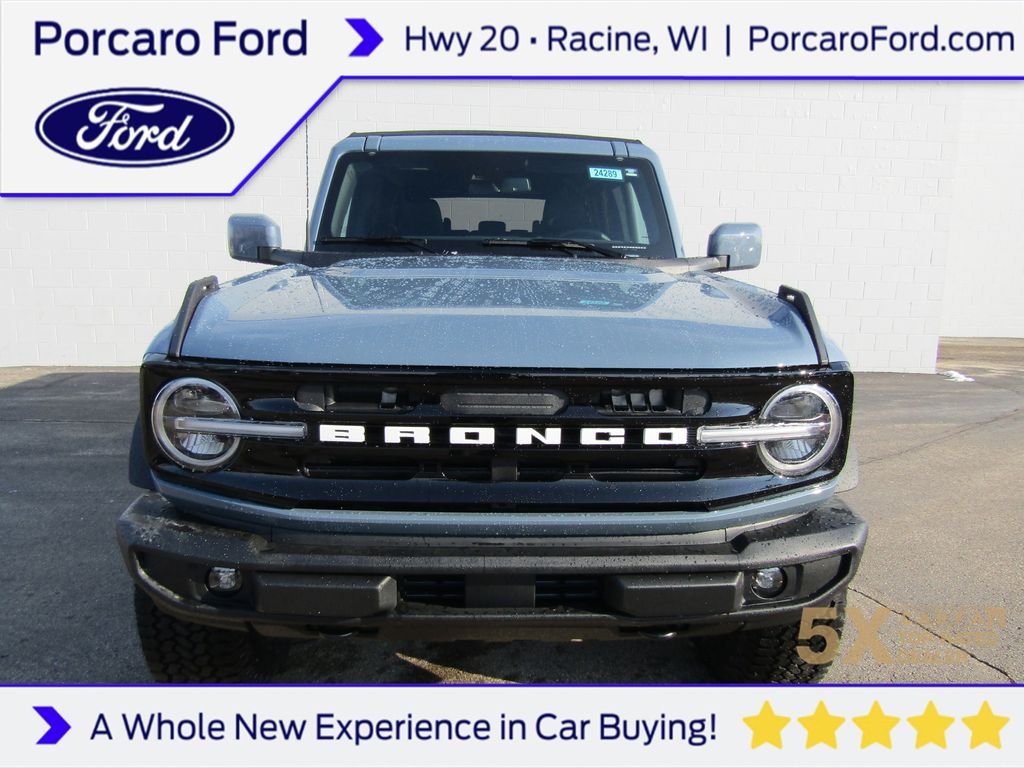 2025 Ford Bronco 4-Door Outer Banks's photo
