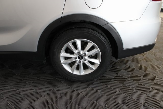 2019 Kia Sorento LX photo 9