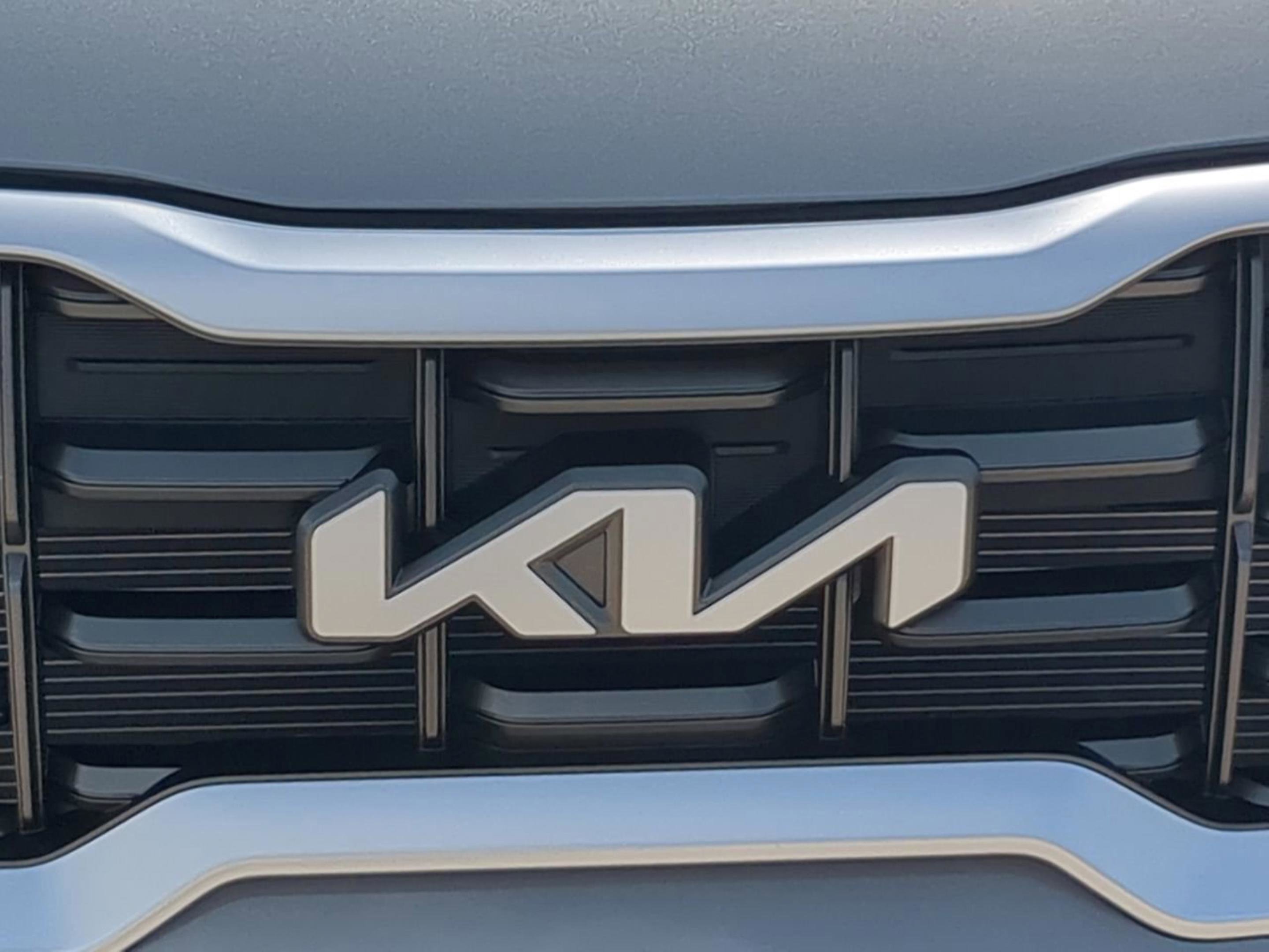 2025 Kia Telluride S photo 12