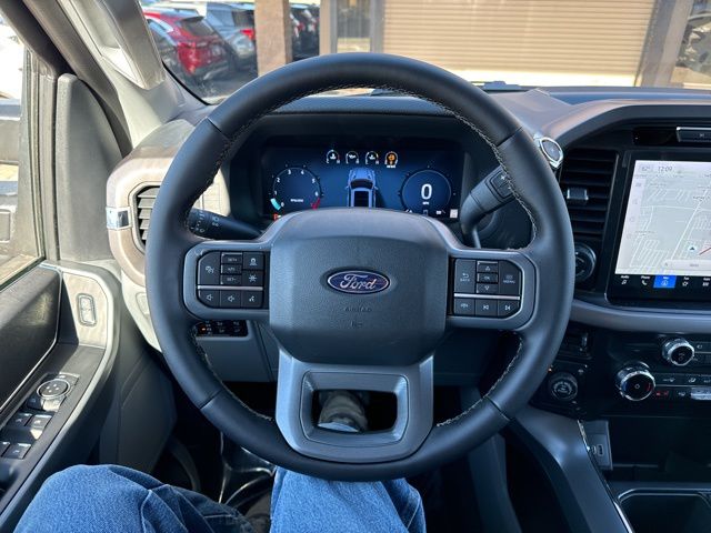 2025 Ford F-150 XLT photo 17