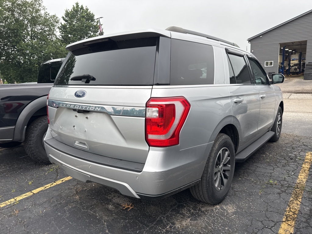 2019 Ford Expedition XLT photo 3