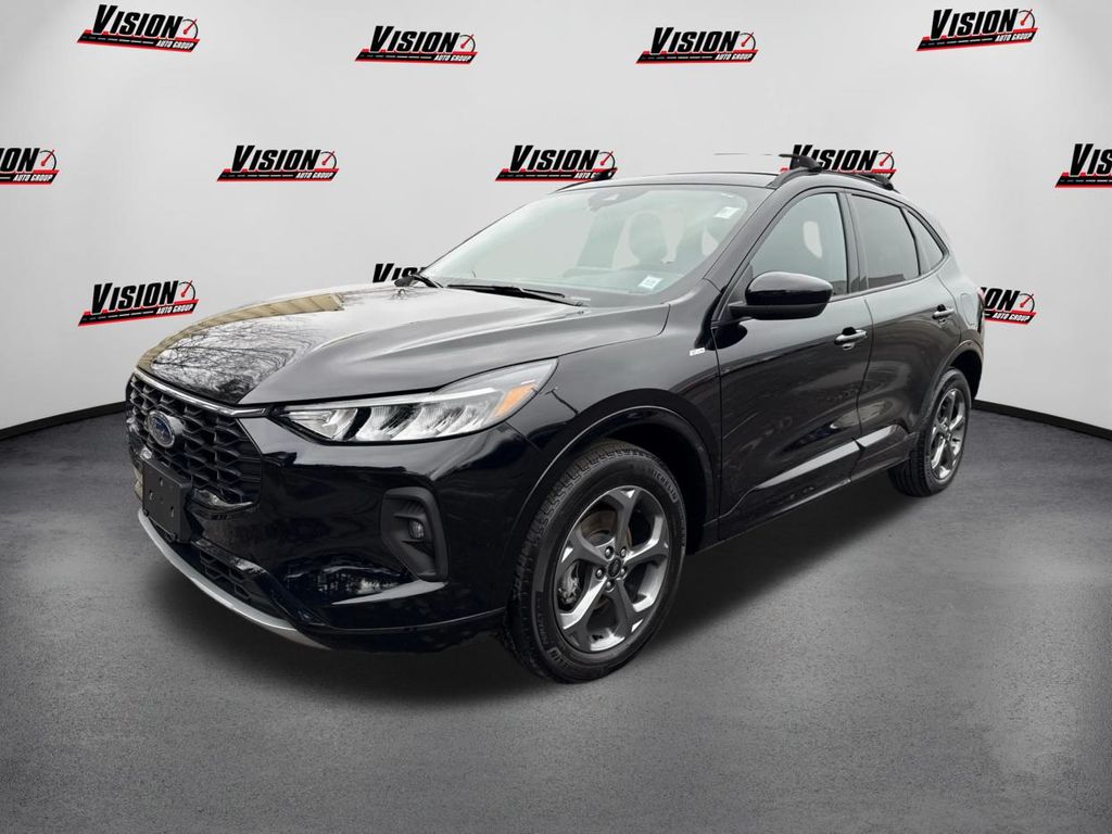 2023 Ford Escape ST-Line Select's photo
