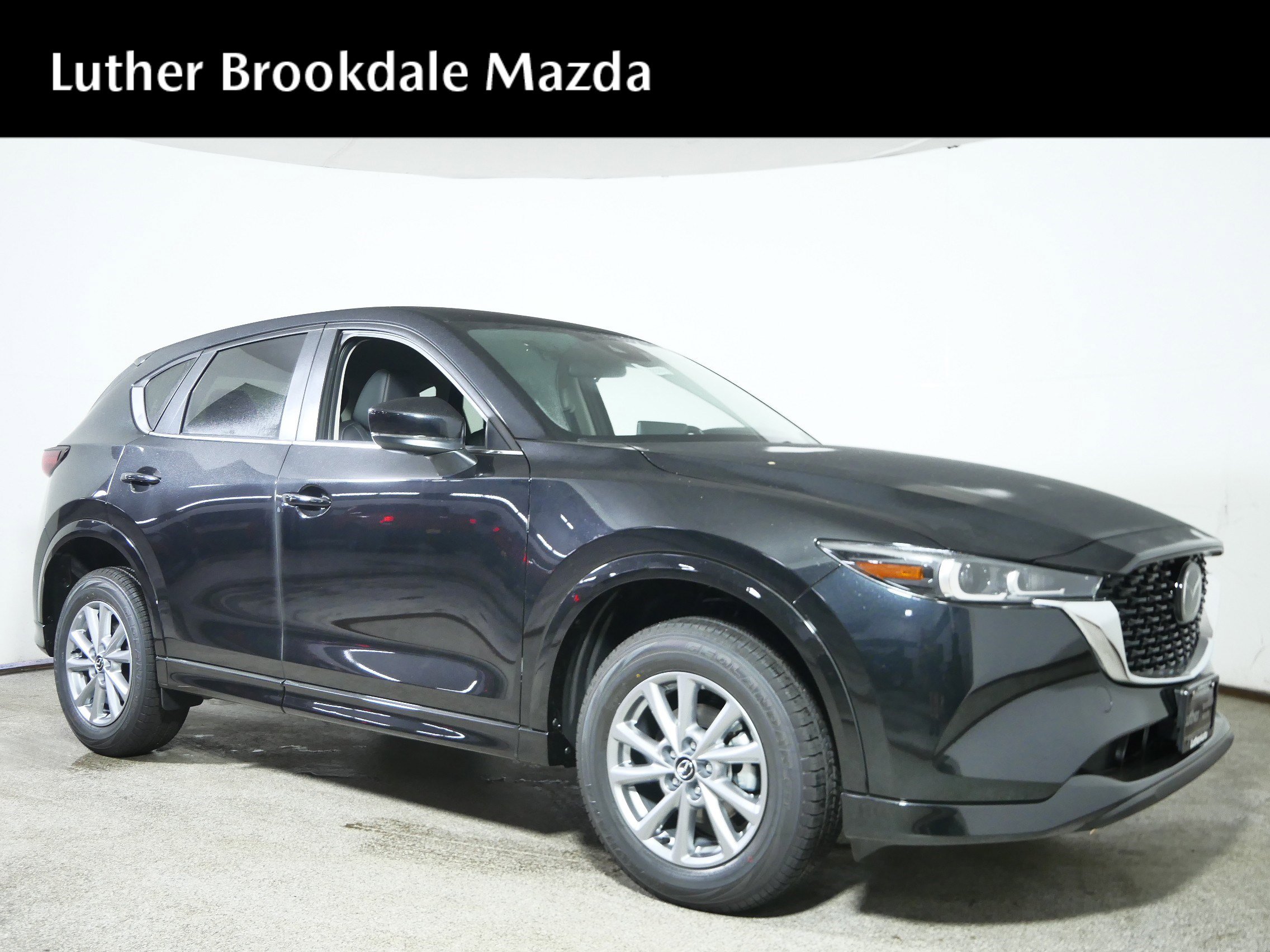2025 Mazda CX-5 S Select Package's photo