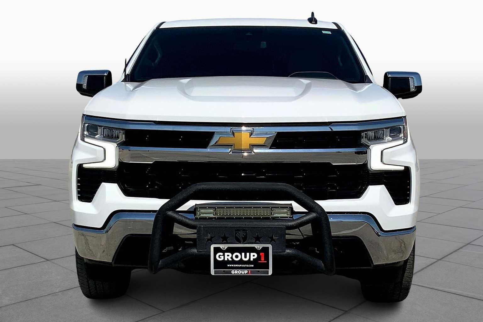 2022 Chevrolet Silverado 1500 LT photo 3