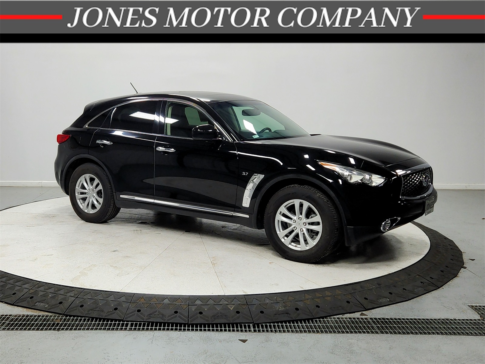 2017 INFINITI QX70