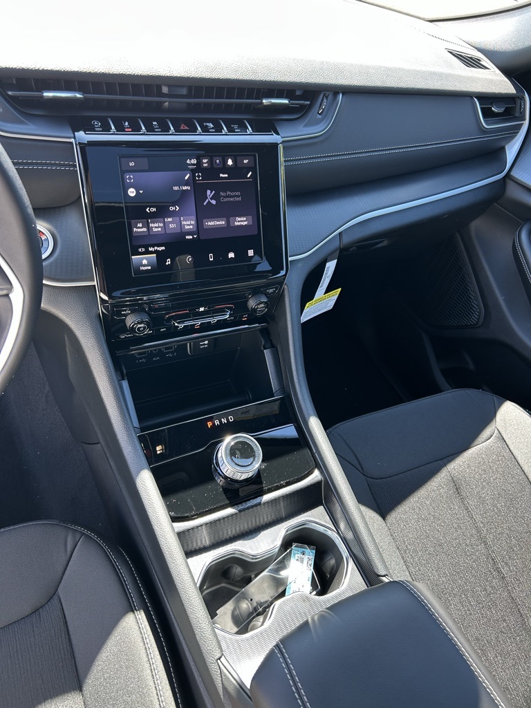 2025 Jeep Grand Cherokee Laredo X photo 19
