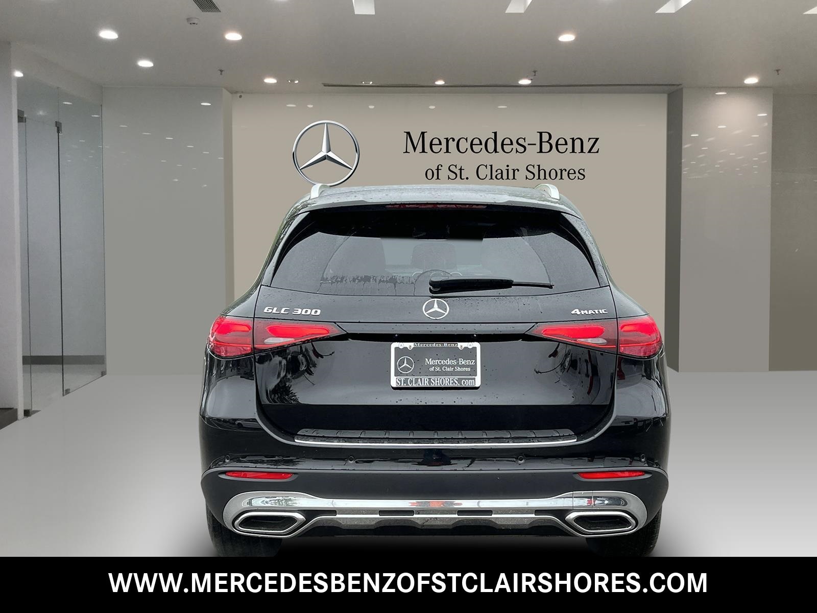 2025 Mercedes Benz GLC 300 4MATIC photo 3