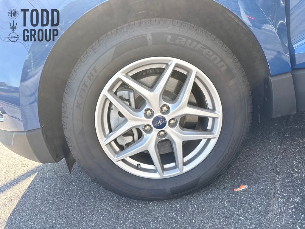 2022 Ford Edge SEL photo 19