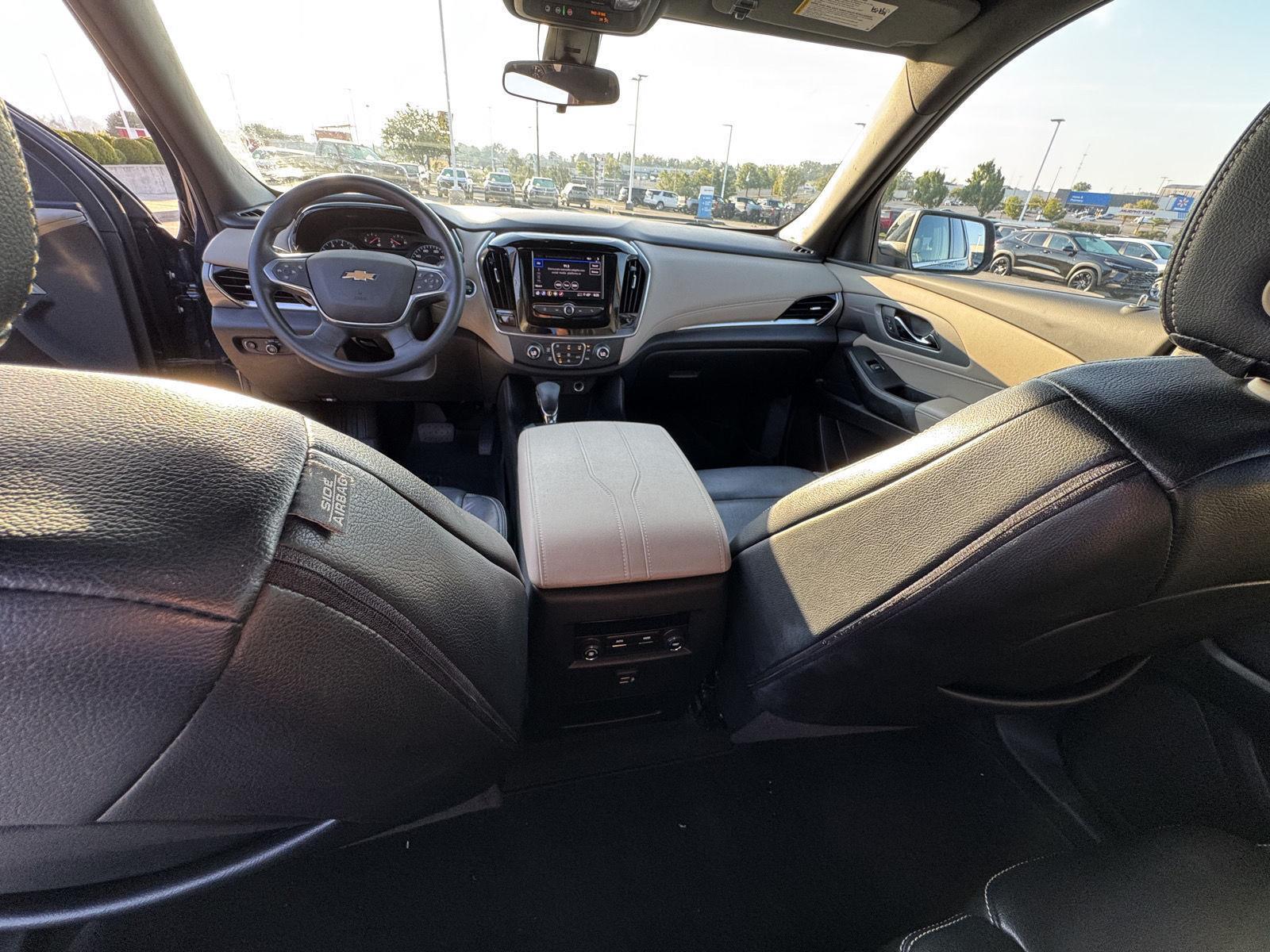 2022 Chevrolet Traverse LS photo 16