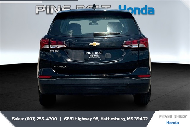 2023 Chevrolet Equinox LS photo 3