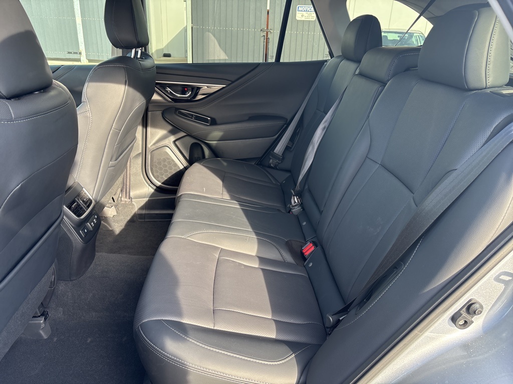 2022 Subaru Outback Limited photo 12