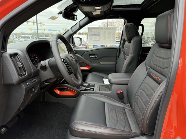 2025 Nissan Frontier Crew Cab PRO-4X photo 6