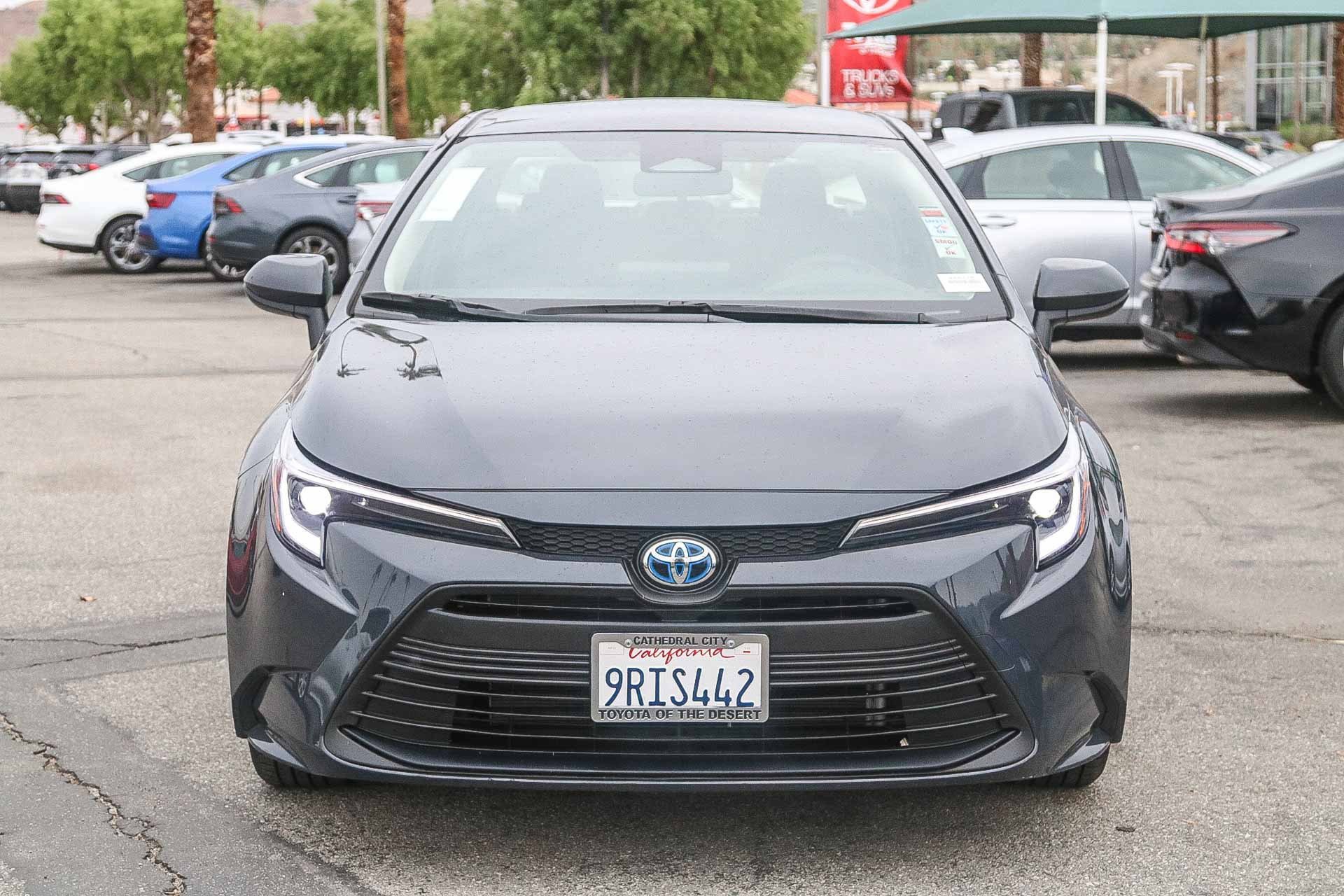 Certified 2025 Toyota Corolla LE with VIN JTDBCMFE4S3076283 for sale in Kansas City
