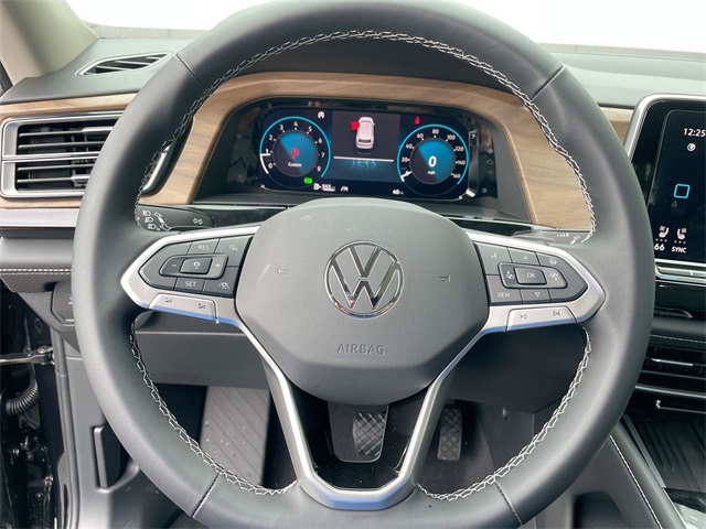 2025 Volkswagen Atlas SE Technology photo 20