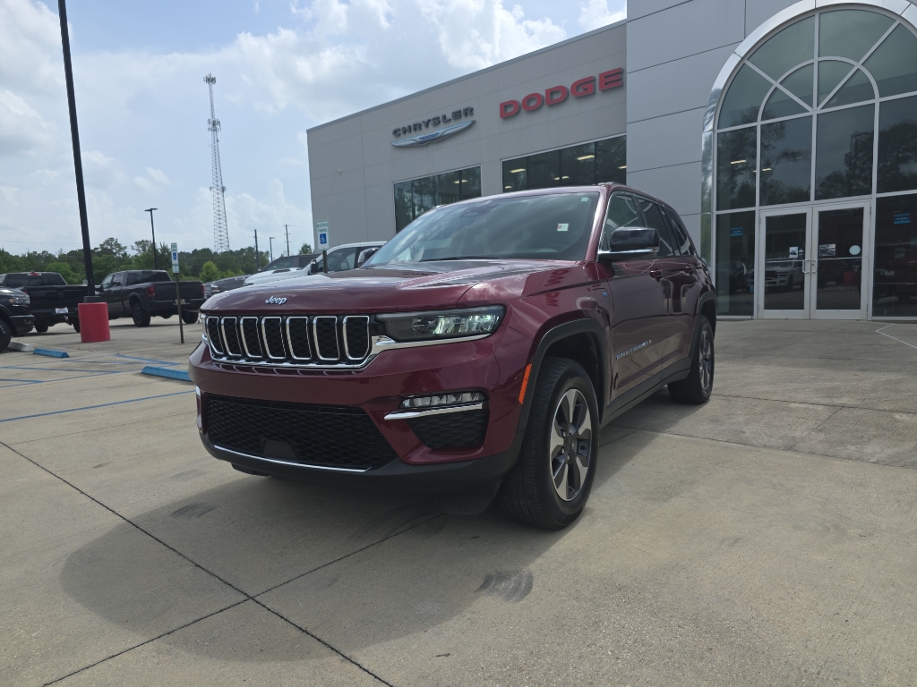 2023 Jeep Cherokee Limited photo 3