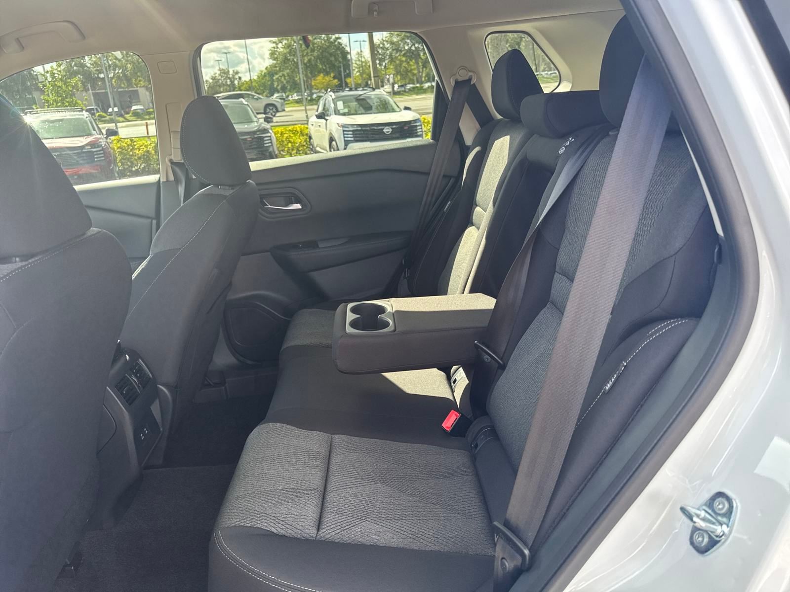 2026 Nissan Rogue SV photo 20